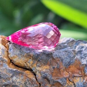 18.6 Carat Pink Quartz Briolette Bead, NWT, Drilled, 21mmx10mm